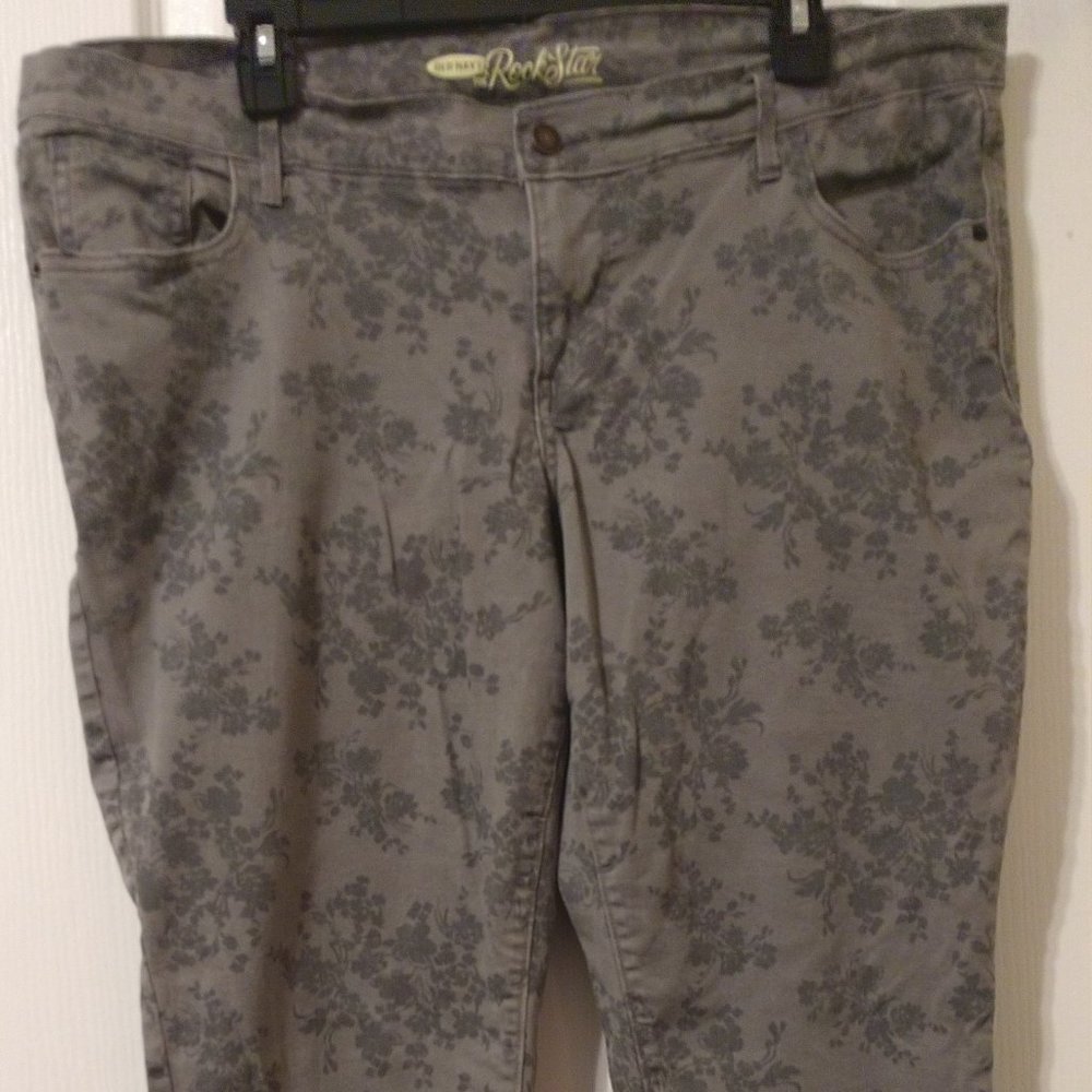 Rockstar Gray Floral Jeans